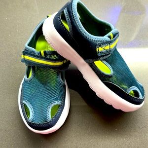 Sperry Unisex-Child Coastal Break Water Shoe SIZE: 11